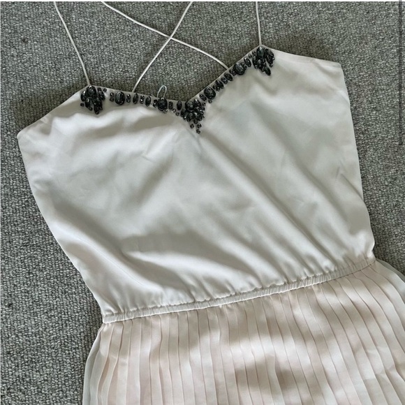 Victoria’s Secret Pink Pleated chemise - Picture 4 of 7